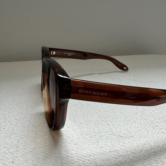 GIVENCHY - OVERSIZED Y2K SUNGLASSES - Picture 4 of 9